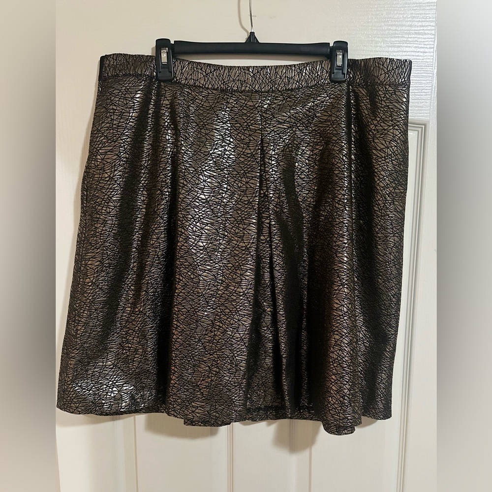 NWOT Lane Bryantโ Women's Plus Gold Black Metallic Lined Skirt. Size 22.